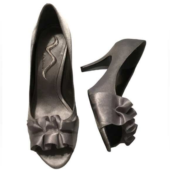 Nina Silver Satin Bow Open Toe Heels Pumps size 8 - Picture 1 of 5